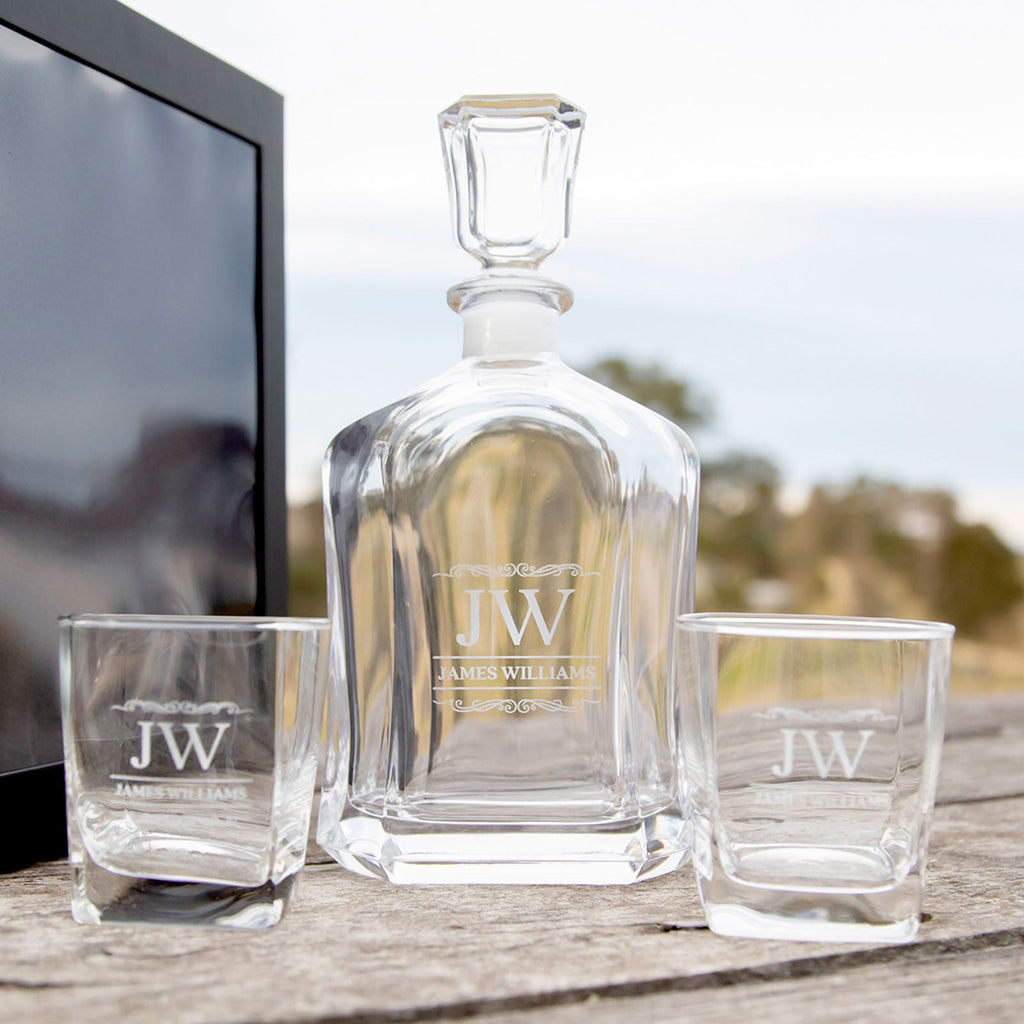 Christmas Decanter Gift Set – Engraved Premium Whiskey Decanter PLUS 2 Engraved Scotch Glasses