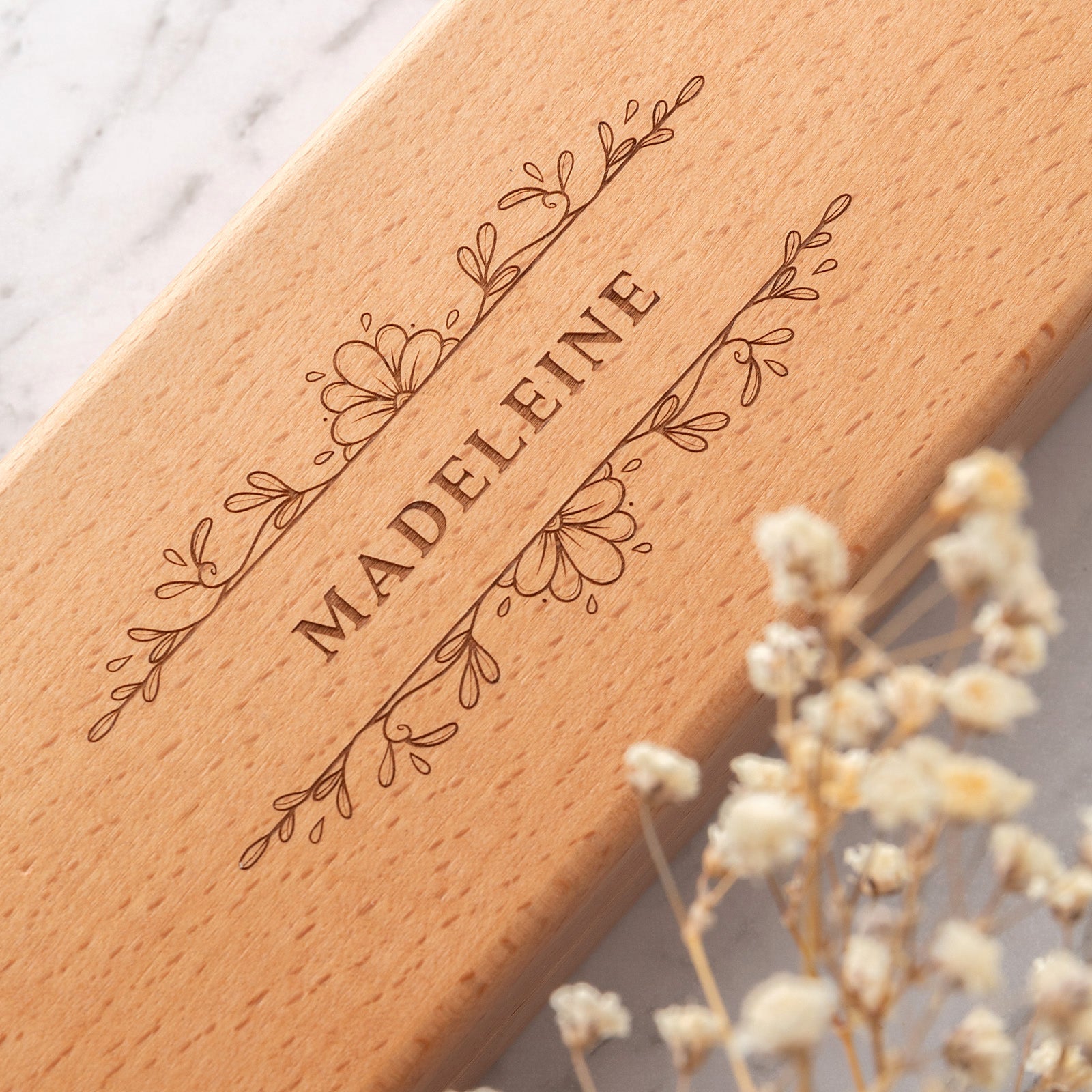 Engraved beech jewellery box with magnet closure
