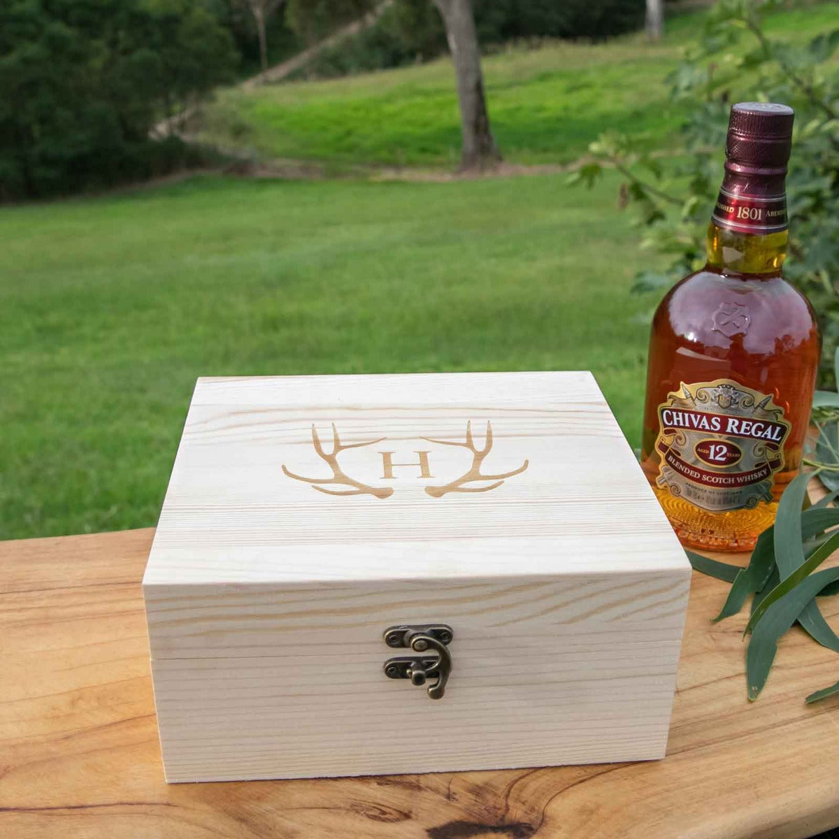 Engraved Wooden Gift Boxed Round Scotch Glass Twin Set with Whiskey Stones